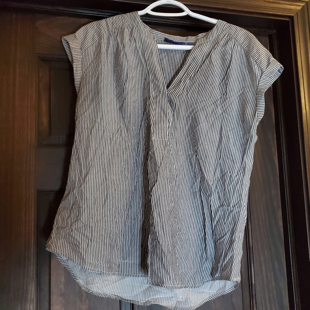 Apt 9 S Gray and White Blouse